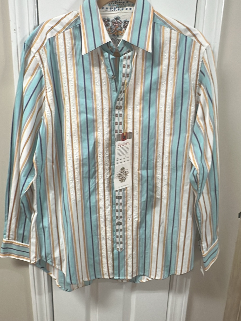 Robert Graham NWT Men's Button-Down Shirt with embroidered details. Style-Cruz